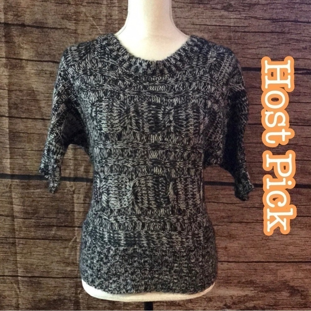 ✅Host Pick✅ Rue 21 Sweater, Small
